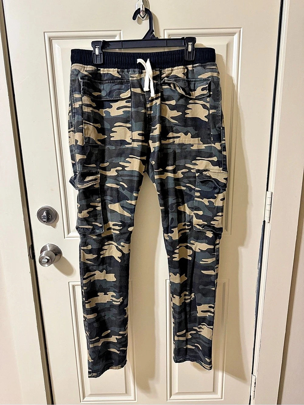 Forever 21 Men's Camo Cargo Pants